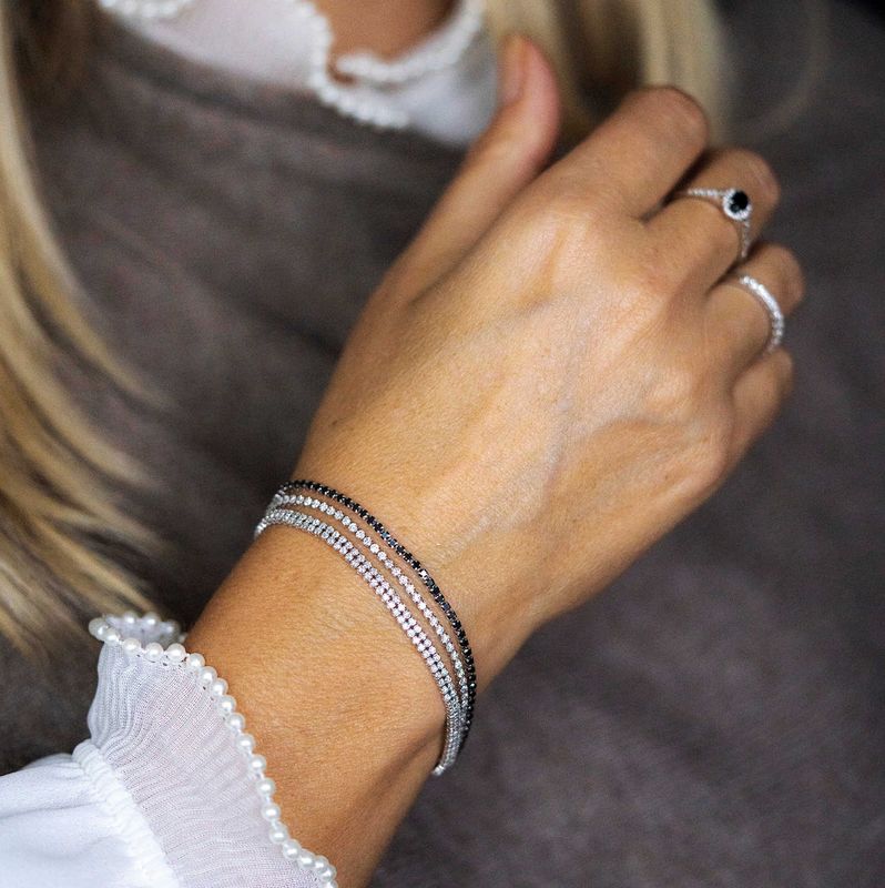EC Tennisarmbånd i hvitgull m/sorte diamanter  2.00 ct